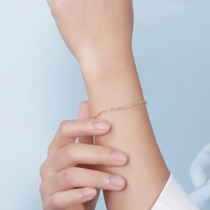 925 Silver Chain Bracelet with Small Diamond-Encrusted Charm
