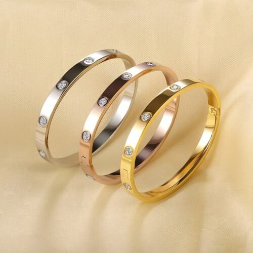 18K Gold-Plated Titanium Steel Love Bangle Bracelet with Snap Closure
