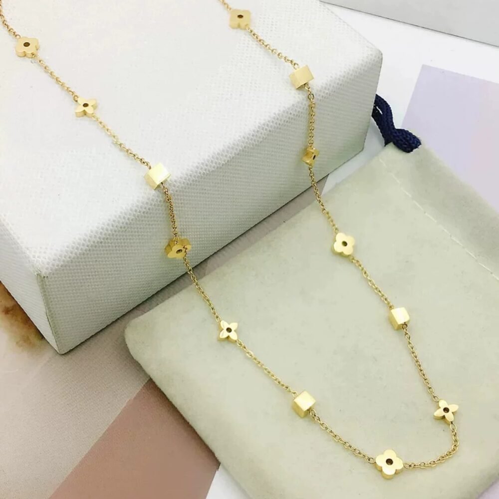 Geometric Clover Titanium Steel Necklace with 18K Gold Plating