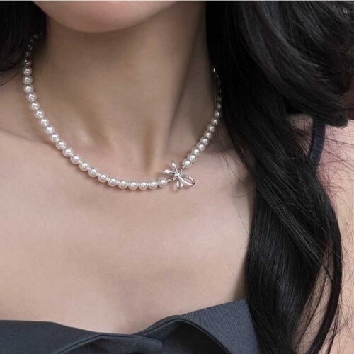 Blossom Bow Pearl Strand