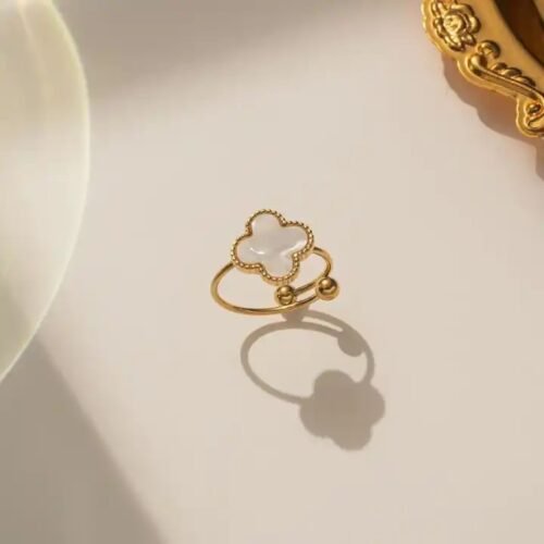 Clover Charm Ring