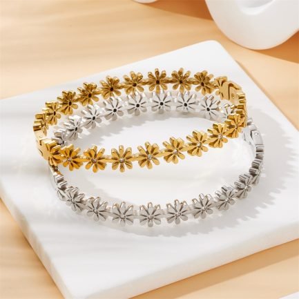 Daisy-Inspired Bangle — изображение 4