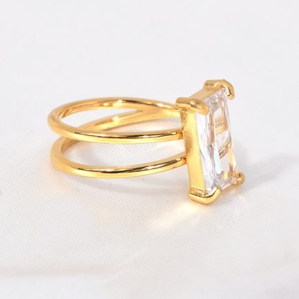 Elegant Cubic Zirconia Ring - Image 3