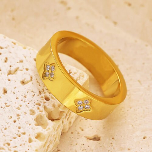 Elegant Floral Titanium Steel Ring in 18K Gold