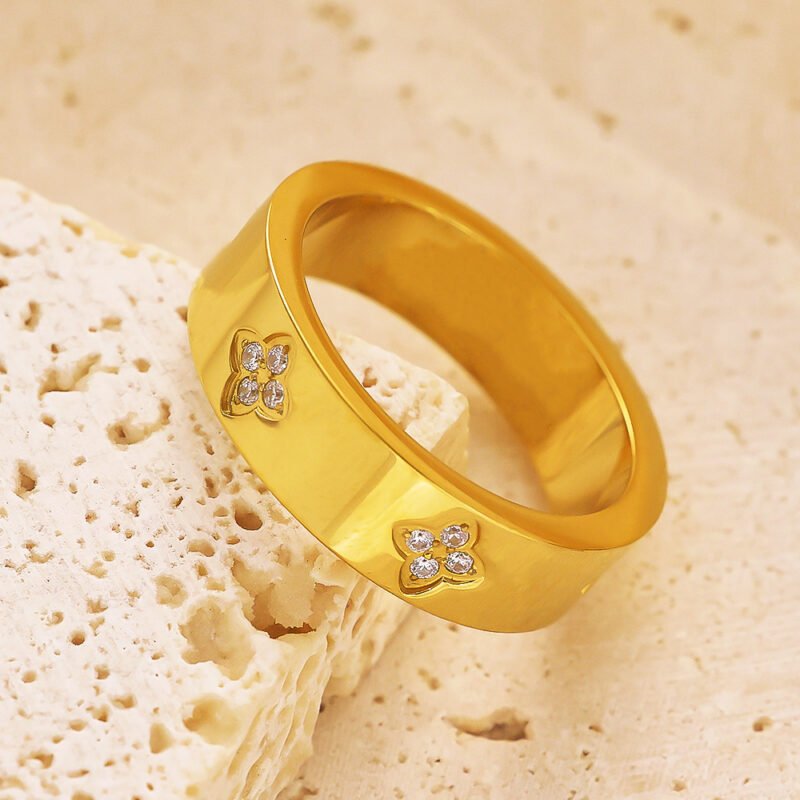 Elegant Floral Titanium Steel Ring in 18K Gold