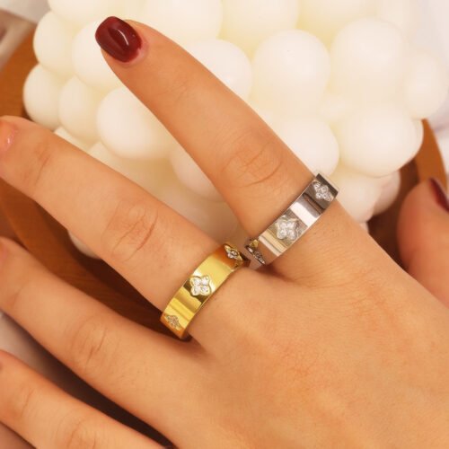 Elegant Floral Titanium Steel Ring in 18K Gold