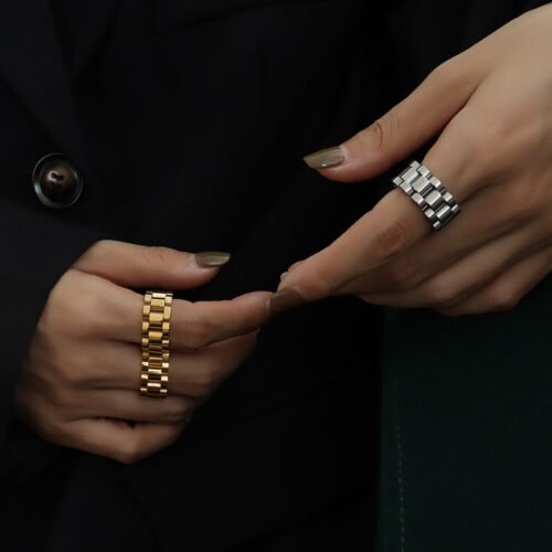 Luxe Link Ring