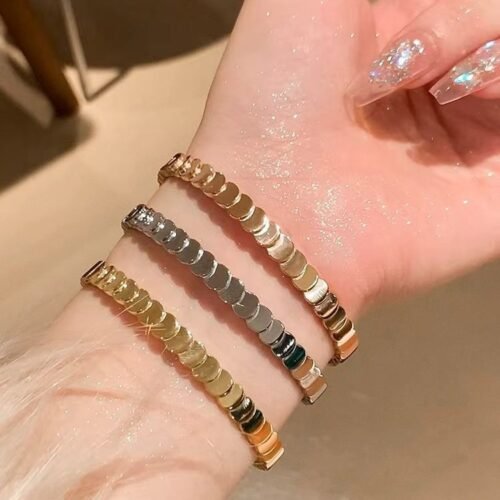 Sleek Disc Bangle – 18K Gold Plated Titanium Steel