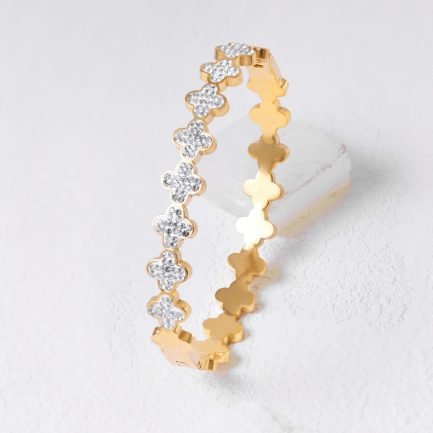Sparkling Clover Bangle in Gold with Zircon Accents