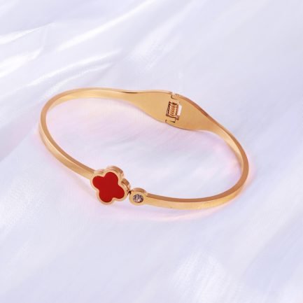 Versatile Clover Bangle