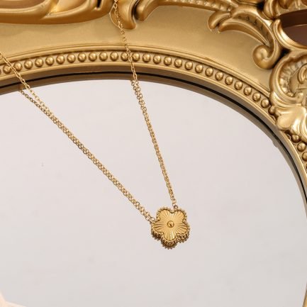 Clover Charm Elegance Necklace - 이미지 2