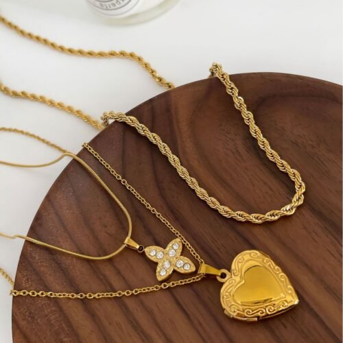 Clover Rhinestone Necklace