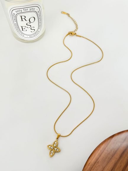 Clover Rhinestone Necklace - 画像 (4)