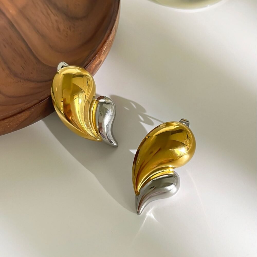 Elegant Wave Drop Earrings - Image 4