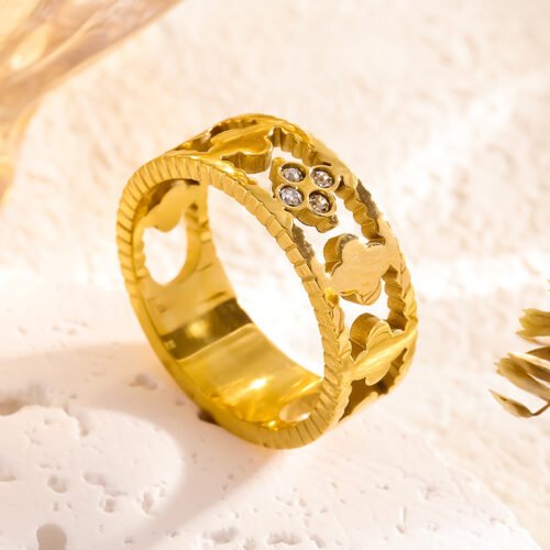 Enchanted Clover Band Ring