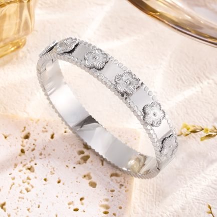 Floral Elegance Cuff Bracelet - 이미지 4