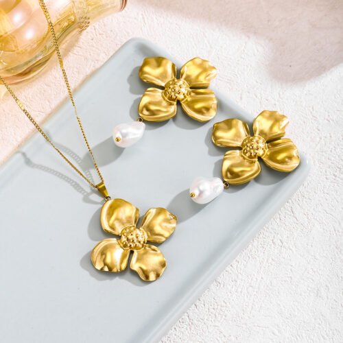 Golden Dogwood Pearl Drop Jewelry Set