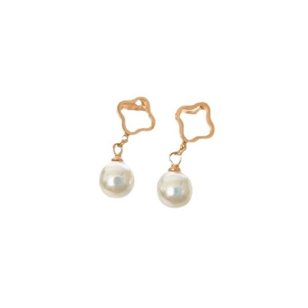Luminous Clover Pearl Drop Earrings