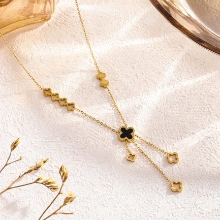 Midnight Clover Cascade Necklace - 画像 (2)