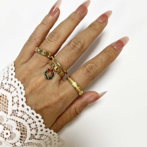 Yuletide Wreath Charm Ring