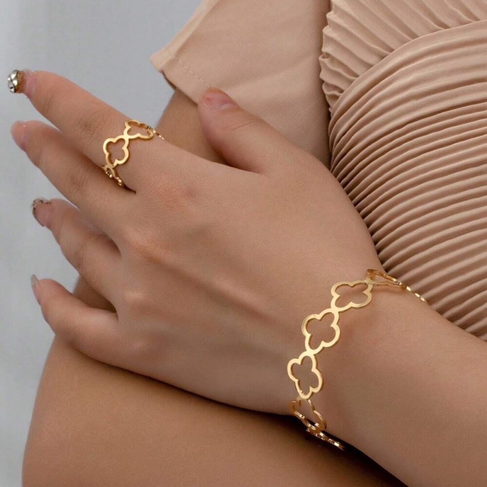 Clover Chain Open Bangle Set - Image 3