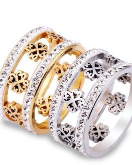 Crystal Clover Band Ring