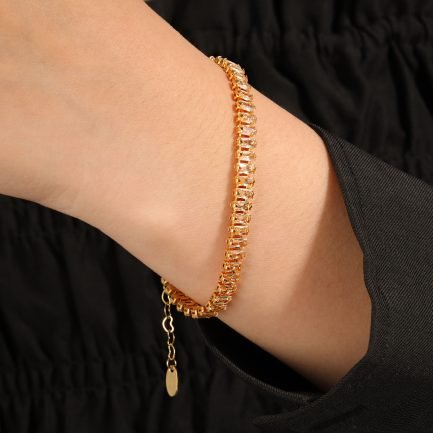 Emerald Glow Bracelet - Image 4