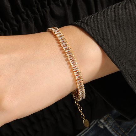 Emerald Glow Bracelet - Image 3