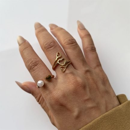 Floating Hearts Crown Ring - 画像 (3)