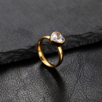 Heart Crystal Solitaire Ring - 画像 (4)