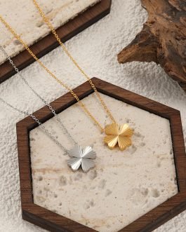 Radiant Clover Pendant Necklace