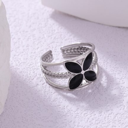 Clover Harmony Ring - Image 4