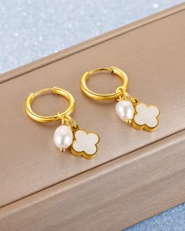 Clover Pearl Earrings