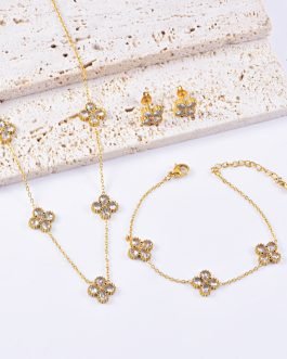 Golden Clover Jewelry Set