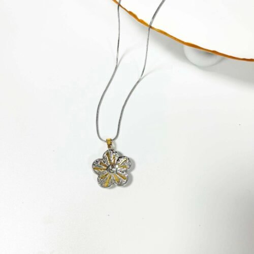 Golden Petal Harmony Necklace