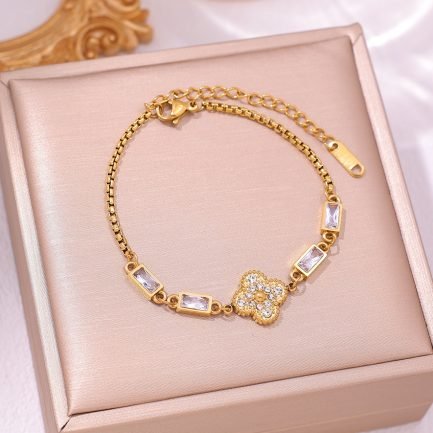 Celestial Clover Chain Bracelet - Image 3