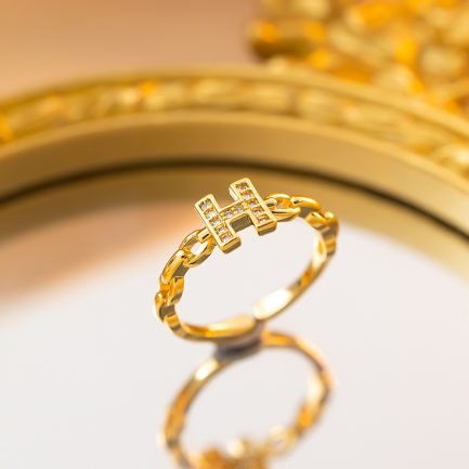 Heirloom Link Initial Ring - Image 2