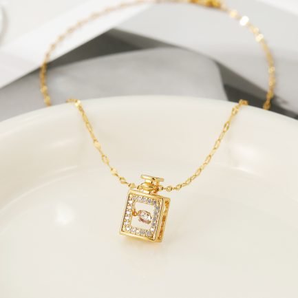 Perfume Mirage Square Pendant Necklace — изображение 3