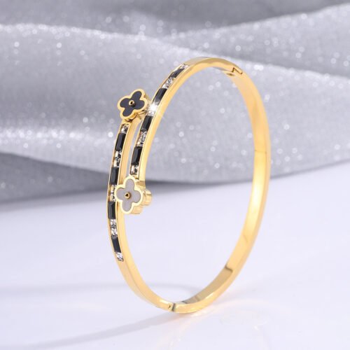 Clover Charm Bangle