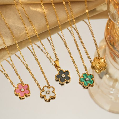 Clover Glow Necklace