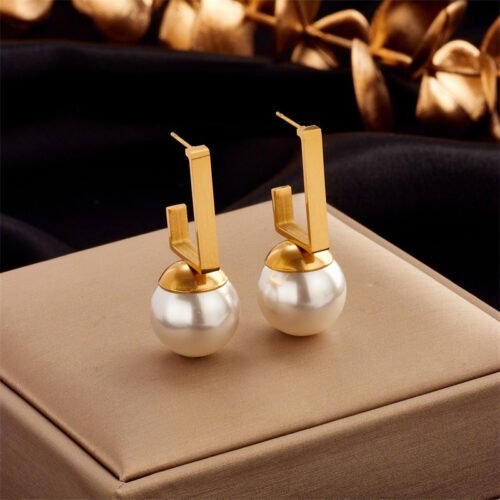 Modern Geometric Pearl Drop Huggies