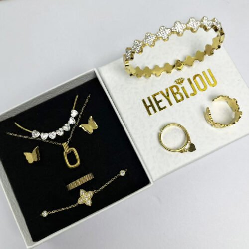8 Pieces Deluxe Mystery Jewelry Lucky Bag