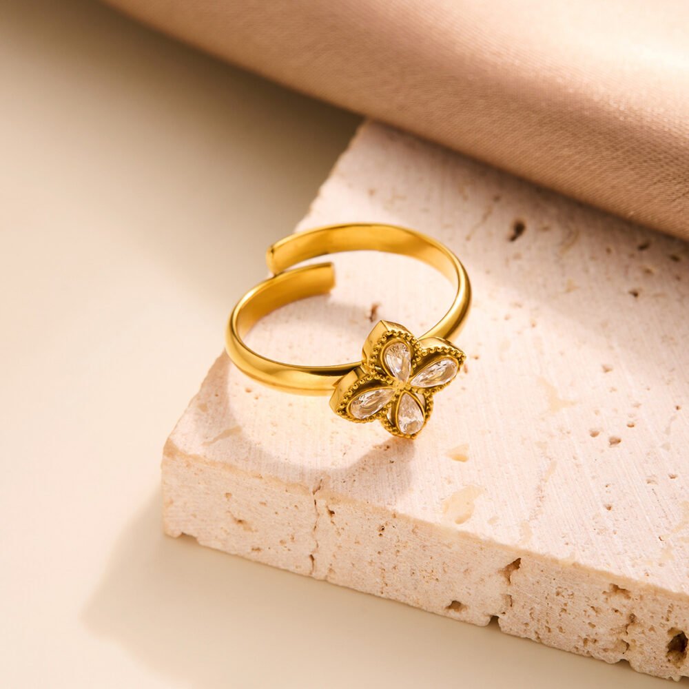 Blossom Clover 18K Gold Adjustable Ring - Image 5
