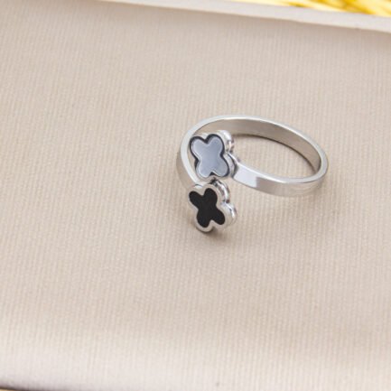 Duo Clover Open Ring - 18K Gold Plated with Mother of Pearl Inlay – Image 3