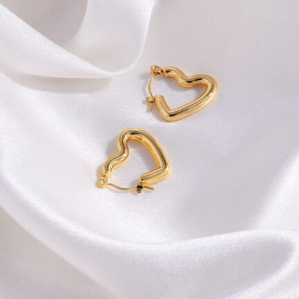 ⁦Golden Heart Hoops⁩ - الصورة ⁦4⁩