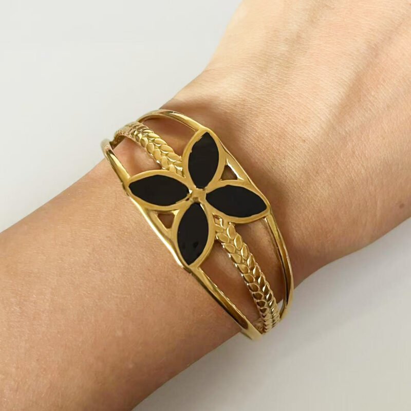 Clover Bloom Enamel Bangle
