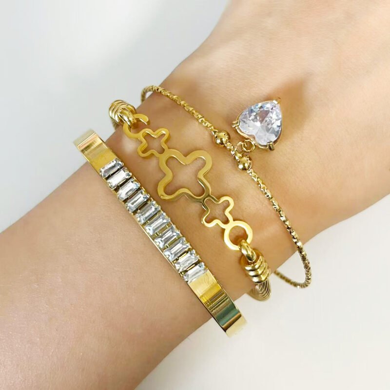 Gold Heart Charm Chain Bracelet