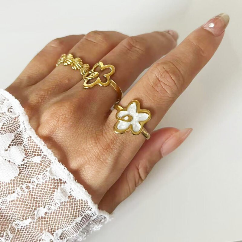 Sketch Bloom Enamel Ring