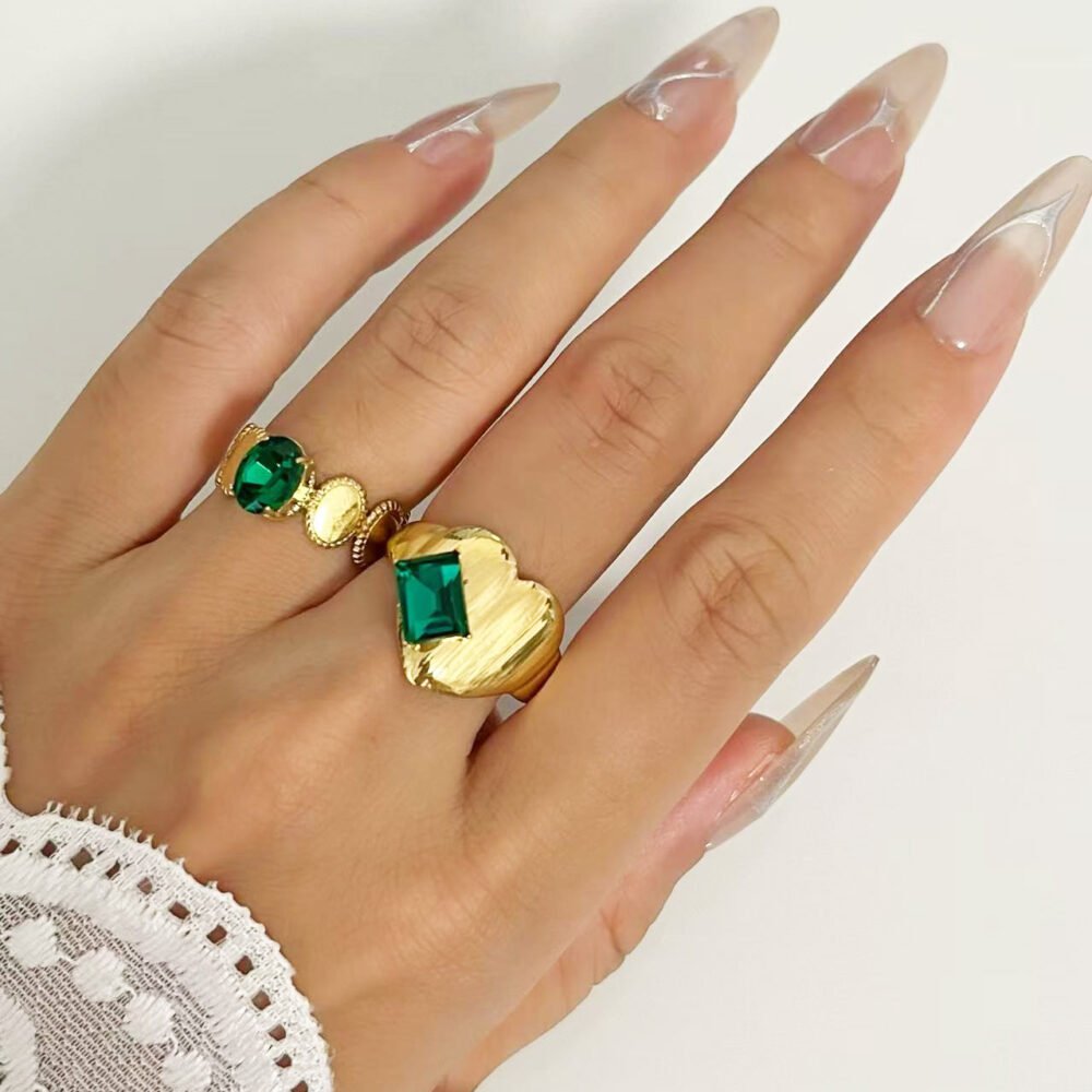 Emerald Stone Heart Statement Ring - Image 2