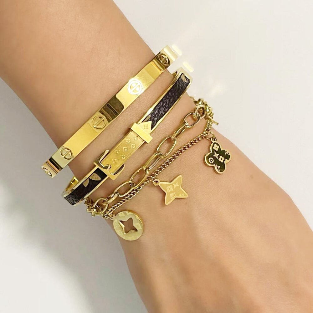 Layered Clover Charm 18K Gold Bracelet - Image 2